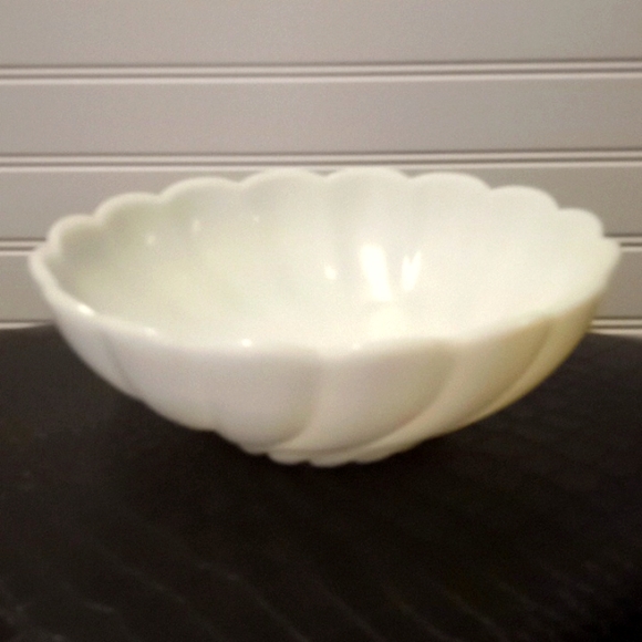 Scalloped Milk Glass Bowl - Picture 2 of 8